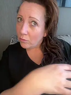 Snapshot of xsexycurvymilf chatting on February 5, 2025, 9:57 am xsexycurvymilf online show from February 5, 2025, 9:57 am