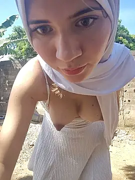 Snapshot of hanaa_18 chatting on December 3, 2025, 3:00 pm hanaa 18 online show from December 3, 2025, 3:00 pm