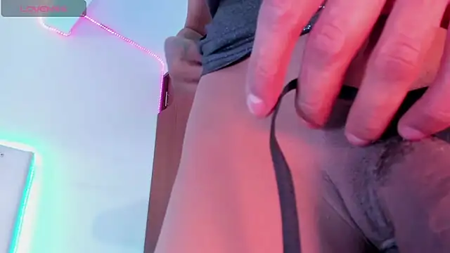 ivannapretyts online show from December 19, 2025, 4:42 pm