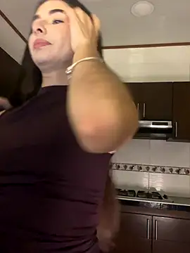 Snapshot of Coralinee_01 chatting on November 26, 2025, 12:43 am Coralinee 01 online show from November 26, 2025, 12:43 am