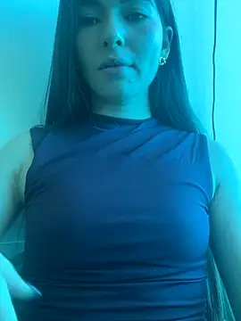 Snapshot of Coralinee_01 chatting on November 21, 2025, 3:11 pm Coralinee 01 online show from November 21, 2025, 3:11 pm