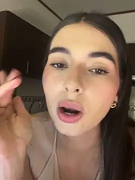 Snapshot of Coralinee_01 chatting on November 30, 2025, 3:07 am Coralinee 01 online show from November 30, 2025, 3:07 am