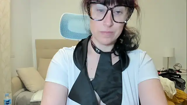 Snapshot of emmita69_ chatting on February 16, 2026, 11:13 pm emmita69 online show from February 16, 2026, 11:13 pm