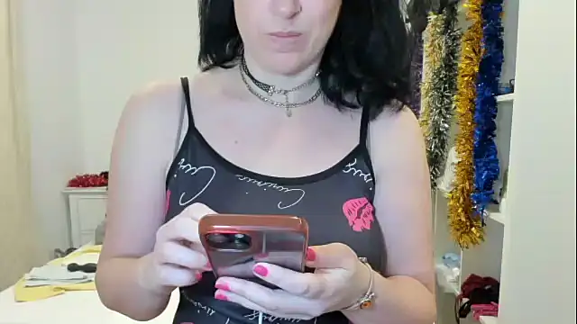 Snapshot of emmita69_ chatting on January 6, 2026, 1:31 am emmita69 online show from January 6, 2026, 1:31 am