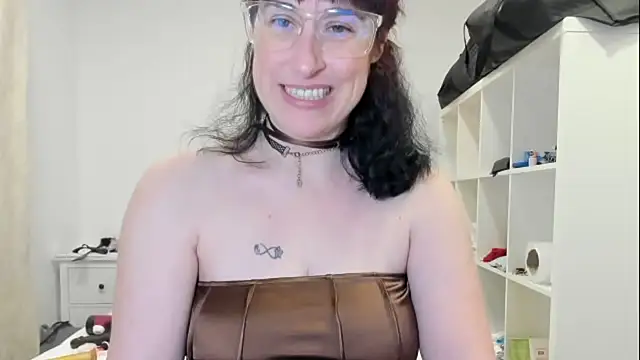 Snapshot of emmita69_ chatting on January 15, 2026, 5:11 am emmita69 online show from January 15, 2026, 5:11 am