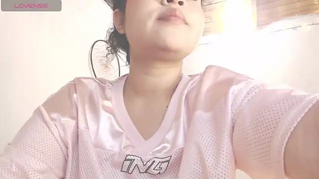 Amara18  online show from April 19, 2026, 4:46 am