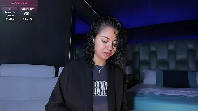 Amareto  online show from October 9, 2025, 11:33 am