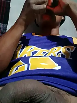 Snapshot of Moreno1813 chatting on February 16, 2025, 9:26 am Moreno1813 online show from February 16, 2025, 9:26 am