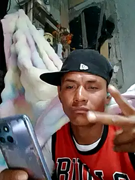 Snapshot of Moreno1813 chatting on March 3, 2025, 6:42 am Moreno1813 online show from March 3, 2025, 6:42 am