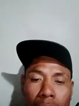 Snapshot of Moreno1813 chatting on February 17, 2025, 6:53 am Moreno1813 online show from February 17, 2025, 6:53 am