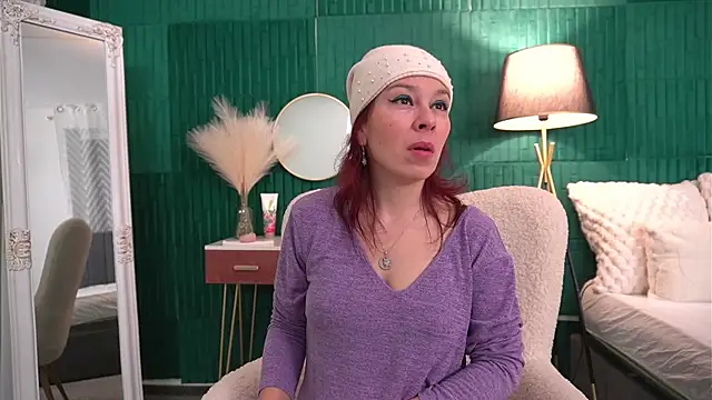 HaileyMoonn online show from November 25, 2025, 4:13 am