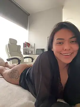 Snapshot of PetitLumiere chatting on February 14, 2025, 6:51 pm PetitLumiere online show from February 14, 2025, 6:51 pm