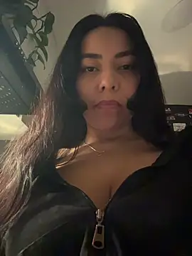 PetitLumiere online show from February 14, 2026, 6:24 am