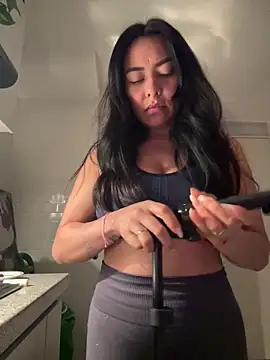 Snapshot of PetitLumiere chatting on September 25, 2025, 3:34 am PetitLumiere online show from September 25, 2025, 3:34 am