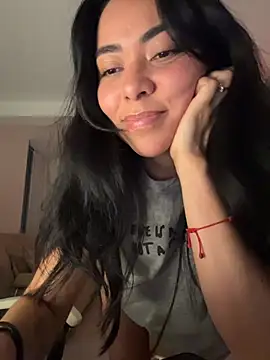 Snapshot of PetitLumiere chatting on October 17, 2025, 4:05 am PetitLumiere online show from October 17, 2025, 4:05 am