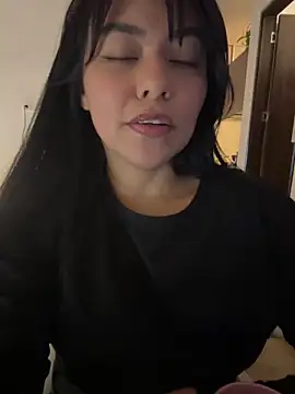 Snapshot of PetitLumiere chatting on February 28, 2025, 1:26 am PetitLumiere online show from February 28, 2025, 1:26 am