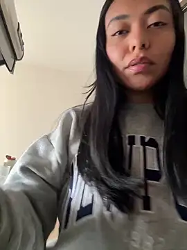 Snapshot of PetitLumiere chatting on February 7, 2025, 1:11 pm PetitLumiere online show from February 7, 2025, 1:11 pm