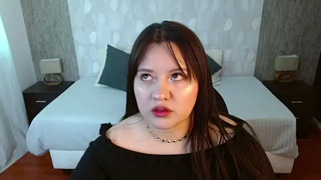 dannarossy  online show from March 3, 2025, 12:39 pm