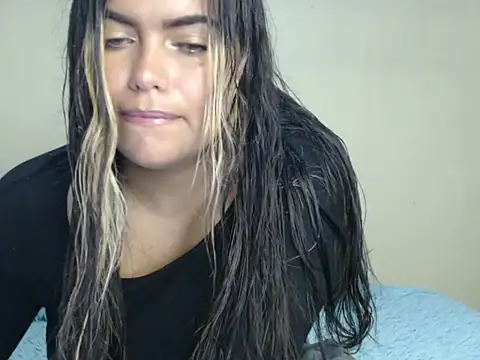 Snapshot of sweetkitty_16 chatting on April 14, 2026, 8:25 pm sweetkitty 16 online show from April 14, 2026, 8:25 pm