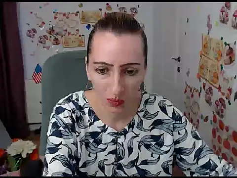 EvelynAngell online show from September 16, 2025, 9:10 am