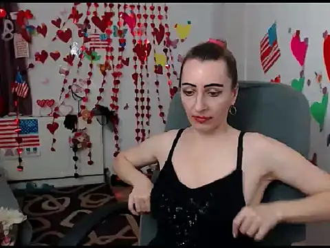 EvelynAngell online show from February 5, 2025, 11:44 am