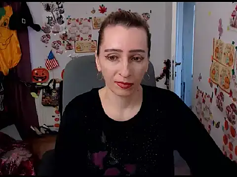 EvelynAngell online show from October 10, 2025, 6:03 am