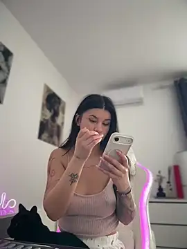 Simply the best online show from April 4, 2026, 1:39 pm