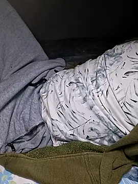 Snapshot of molozeb chatting on October 31, 2025, 6:04 pm molozeb online show from October 31, 2025, 6:04 pm