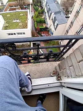 molozeb online show from December 21, 2025, 10:17 am