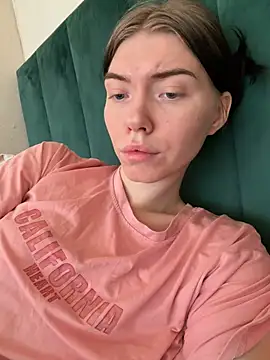 Lisaaa Alisa online show from February 25, 2026, 4:01 am