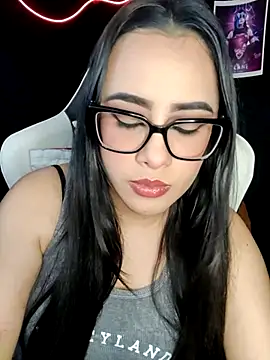 Snapshot of Janna_mnt chatting on October 25, 2025, 4:33 am Janna mnt online show from October 25, 2025, 4:33 am