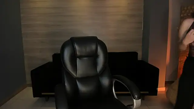 DominiqueVega online show from January 14, 2025, 9:09 pm