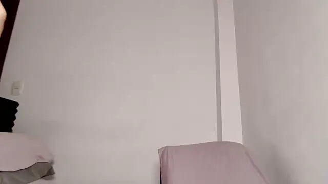 Snapshot of caarlywhitee chatting on January 16, 2026, 1:20 am caarlywhitee online show from January 16, 2026, 1:20 am