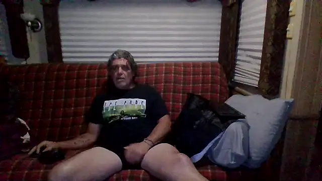 Snapshot of lateniter chatting on May 17, 2026, 4:12 am lateniter online show from May 17, 2026, 4:12 am