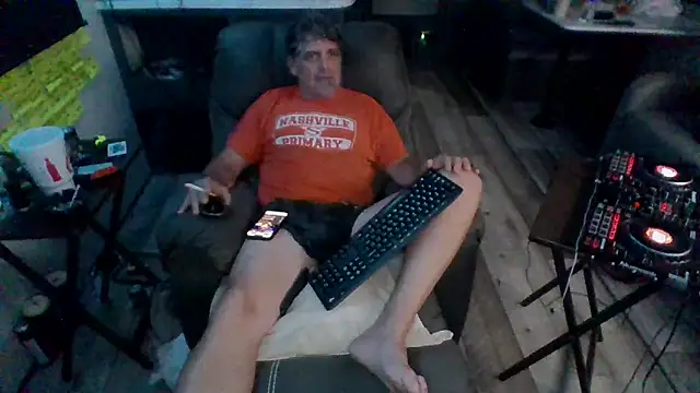 lateniter online show from September 16, 2025, 4:13 am