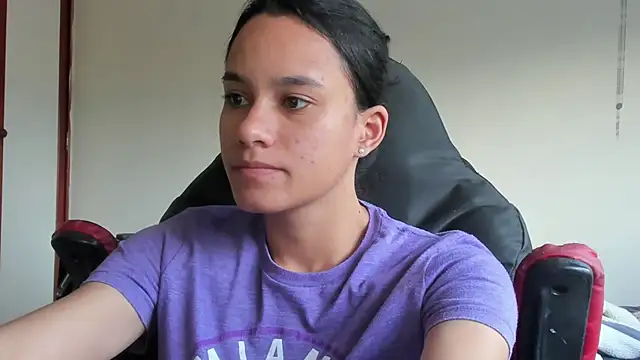 Snapshot of SamanthaWatson chatting on March 18, 2025, 10:15 pm SamanthaWatson online show from March 18, 2025, 10:15 pm