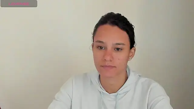 Snapshot of SamanthaWatson chatting on March 10, 2025, 7:18 pm SamanthaWatson online show from March 10, 2025, 7:18 pm