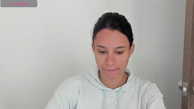 Snapshot of SamanthaWatson chatting on March 10, 2025, 4:14 pm SamanthaWatson online show from March 10, 2025, 4:14 pm