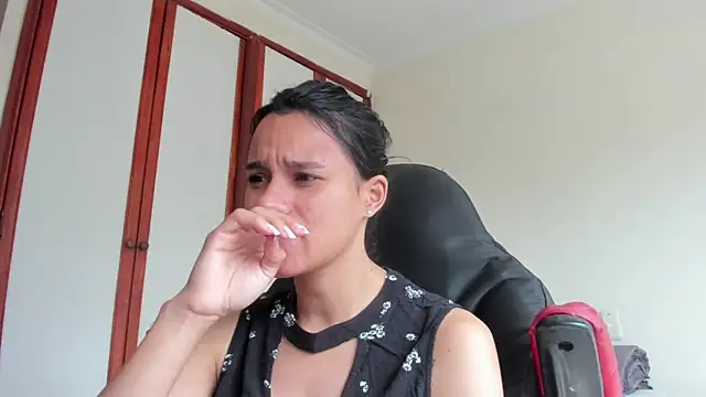 Snapshot of SamanthaWatson chatting on March 15, 2025, 2:23 pm SamanthaWatson online show from March 15, 2025, 2:23 pm