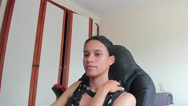 Snapshot of SamanthaWatson chatting on March 15, 2025, 5:26 pm SamanthaWatson online show from March 15, 2025, 5:26 pm