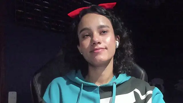 Snapshot of SamanthaWatson chatting on March 23, 2025, 4:38 am SamanthaWatson online show from March 23, 2025, 4:38 am