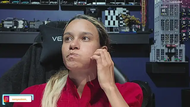 Snapshot of SamanthaWatson chatting on October 1, 2025, 1:33 am SamanthaWatson online show from October 1, 2025, 1:33 am