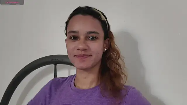 Snapshot of SamanthaWatson chatting on November 3, 2025, 7:50 pm SamanthaWatson online show from November 3, 2025, 7:50 pm