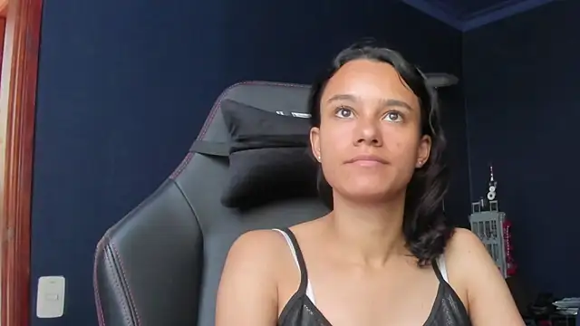 Snapshot of SamanthaWatson chatting on March 13, 2025, 4:56 pm SamanthaWatson online show from March 13, 2025, 4:56 pm