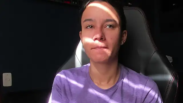 Snapshot of SamanthaWatson chatting on March 19, 2025, 2:02 pm SamanthaWatson online show from March 19, 2025, 2:02 pm