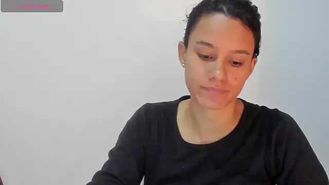 Snapshot of SamanthaWatson chatting on March 9, 2025, 2:07 am SamanthaWatson online show from March 9, 2025, 2:07 am