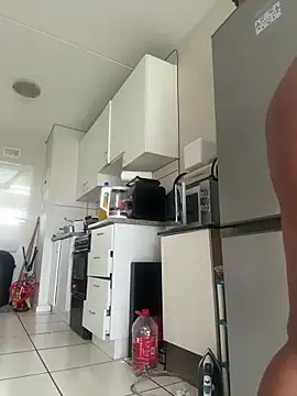 officialkhakes za online show from April 2, 2026, 2:35 pm