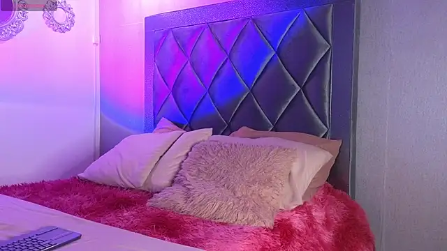 Snapshot of ashley_brend chatting on December 16, 2025, 10:14 pm ashley brend online show from December 16, 2025, 10:14 pm