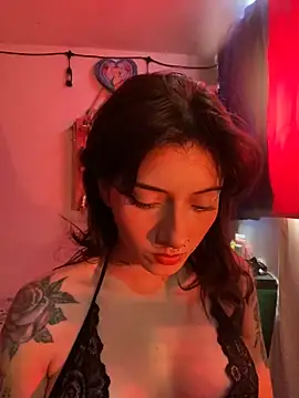 Snapshot of LiliJones_ chatting on February 11, 2026, 3:23 pm LiliJones online show from February 11, 2026, 3:23 pm