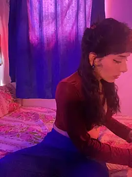 Snapshot of LiliJones_ chatting on December 16, 2025, 4:44 pm LiliJones online show from December 16, 2025, 4:44 pm